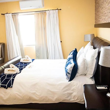 A-Z Boutique Guesthouse ウィントフーク エクステリア 写真