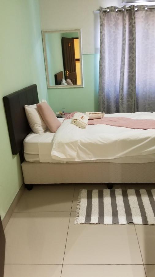 A-Z Boutique Guesthouse ウィントフーク エクステリア 写真