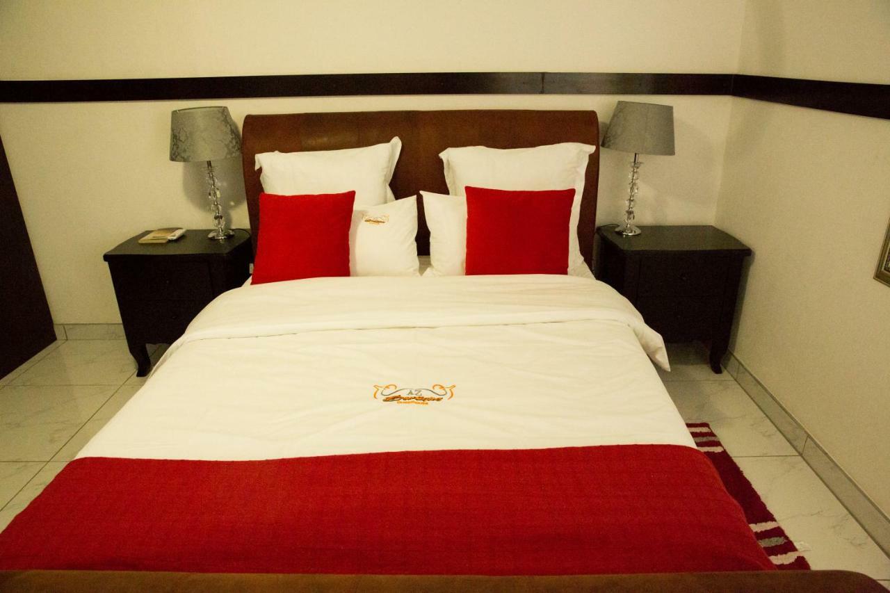 A-Z Boutique Guesthouse ウィントフーク エクステリア 写真