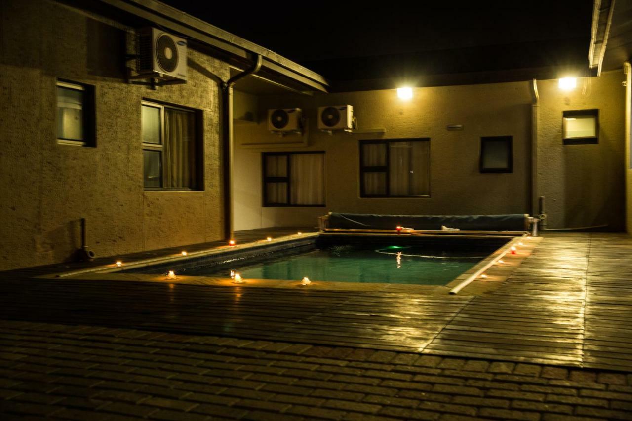 A-Z Boutique Guesthouse ウィントフーク エクステリア 写真