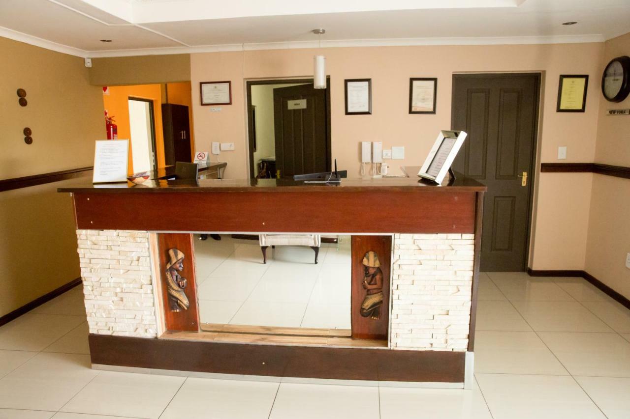 A-Z Boutique Guesthouse ウィントフーク エクステリア 写真